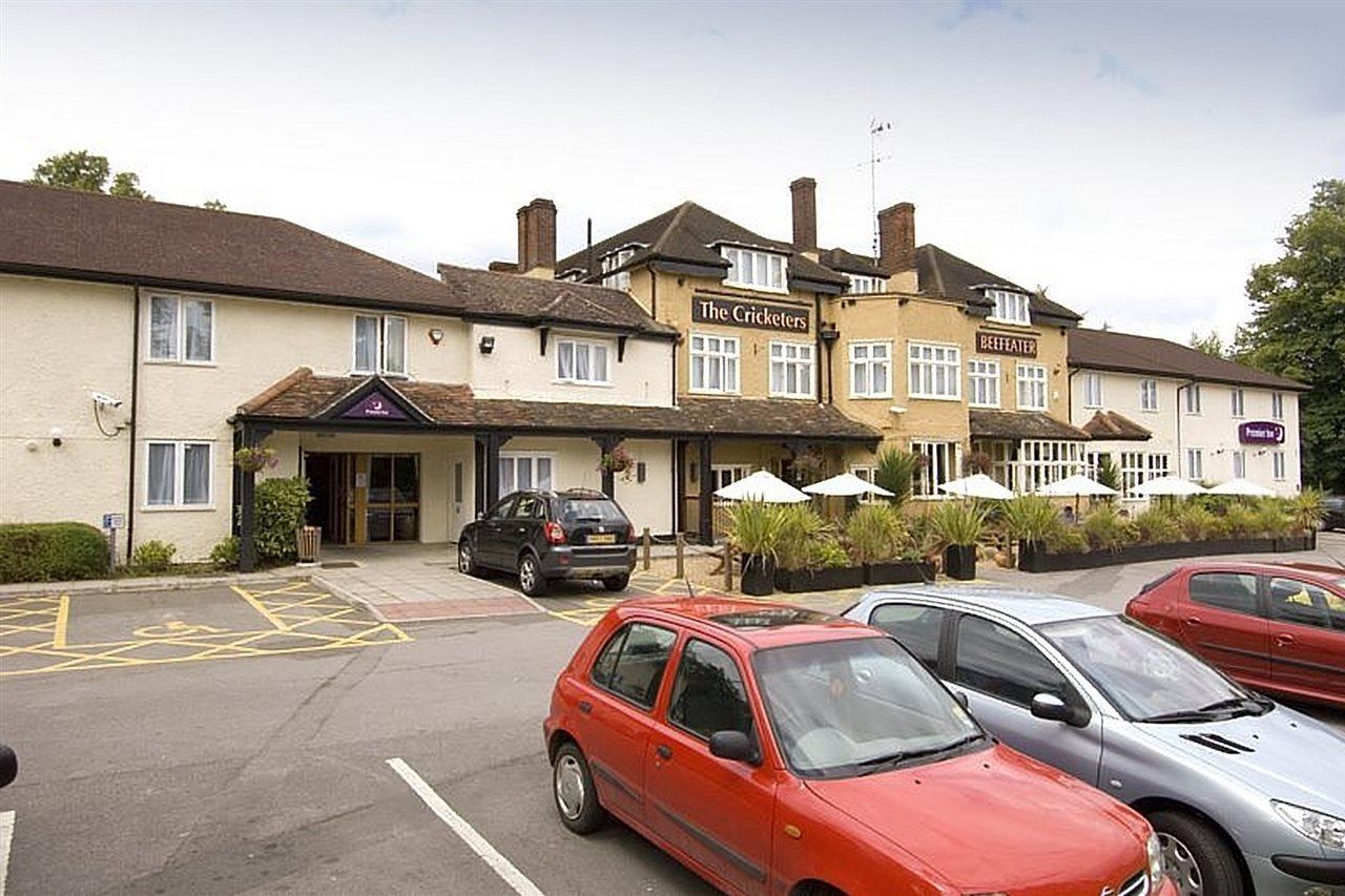 Premier Inn Premier Inn Bagshot Exterior foto