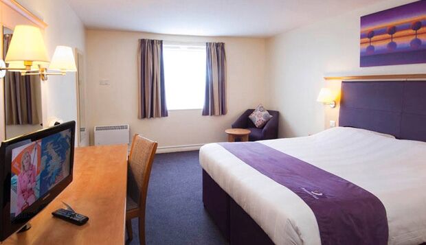 Premier Inn Premier Inn Bagshot Exterior foto